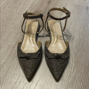 White House Black Market Metallic Sparkle Pointed Toe Kitten Heels w Bow Sz8